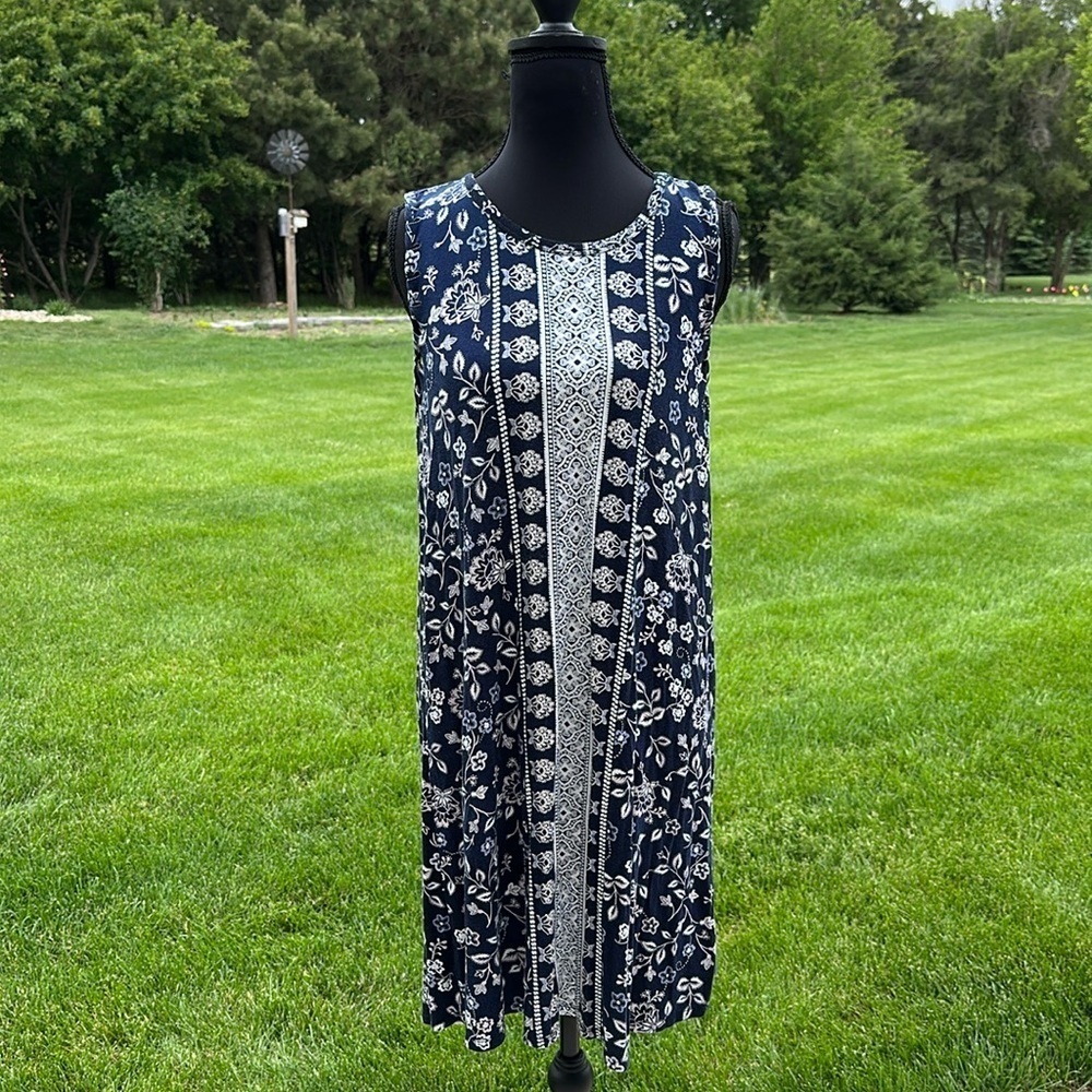 Maurices Navy and White Floral Midi Dress - Picture 2 of 5